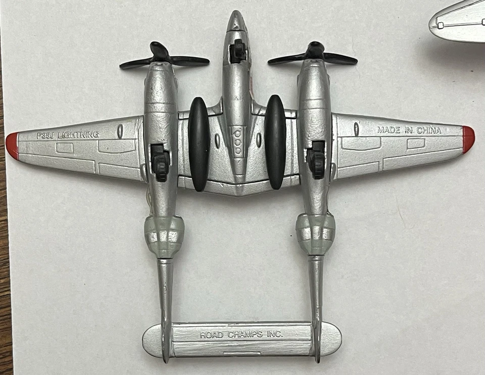 Lote De 2 Aviones Road Champs De Colección Años 80 P33J Y P47D Lil Friend Bueno Foto 4 de 4