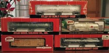 FIVE Atlas Model Train Cars
