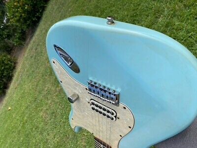 2002 Fender Tom Delonge Signature Model Stratocaster Daphne 2002 Fender Tom Delonge Signature Model Stratocaster Daphne