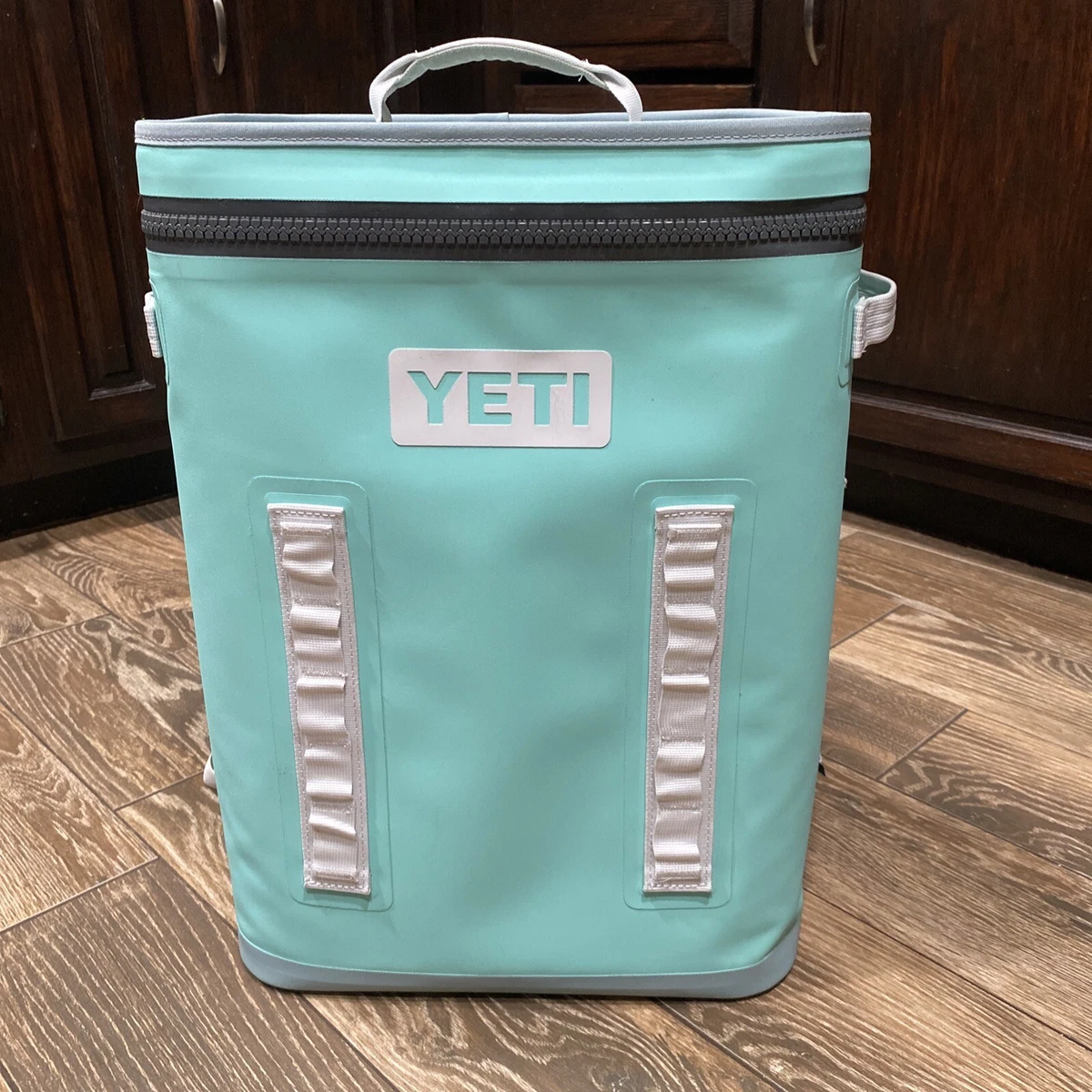 YETI Hopper BackFlip 24 Soft-Sided Backpack Cooler - Aquifer Blue RARE