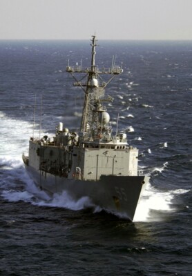 US NAVY USN Guided Missile Frigate USS ELROD (FFG 55)  12X18 Photograph