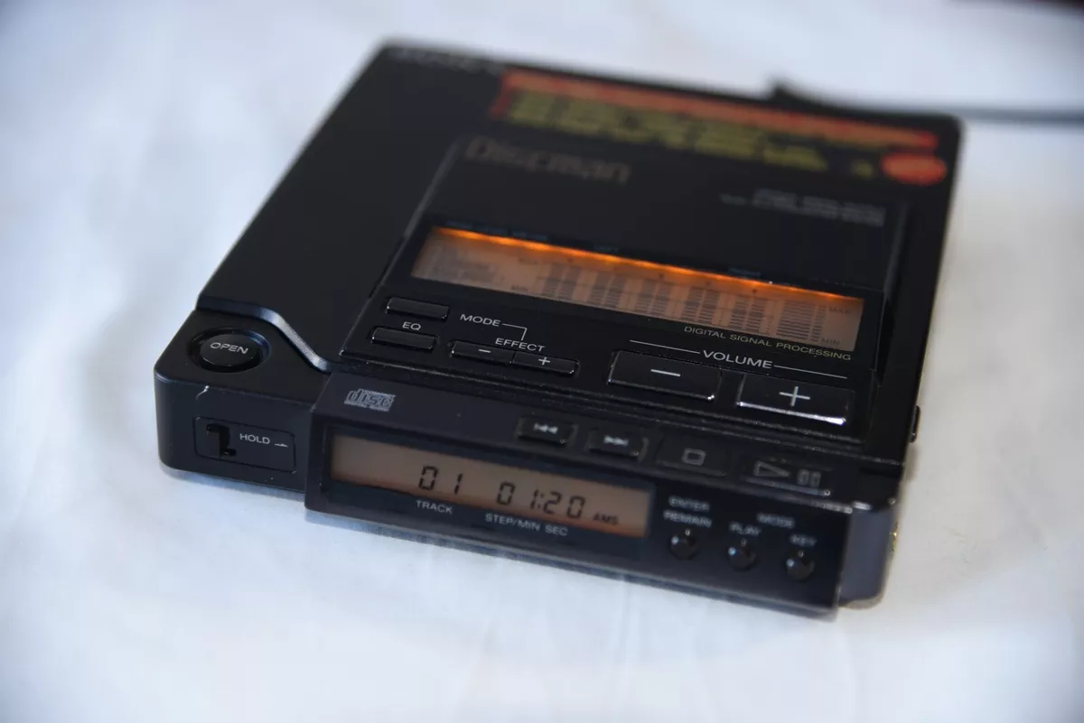 Sony D-555 Discman Personal CD Player Working