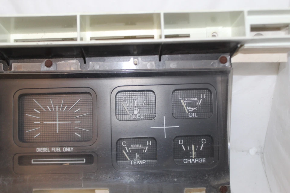 Cuadro de instrumentos velocímetro 80-86 Ford F150/F250/F350 diésel 56.107 millas Foto 4 de 4