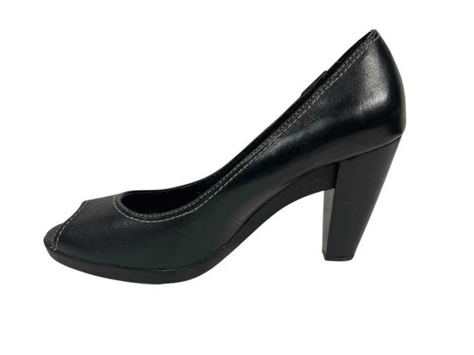 Zapatos de tacón Reba Guilty talla 7M de cuero negro peep toes correa de acento Foto 4 de 4