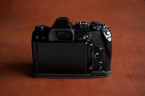 Real Leather Half Camera Case Bag Cover for Olympus OM-D E-M1 Mark II III - Picture 40 of 45