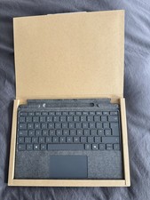 Microsoft Surface Pro Keyboard With Pen Storage