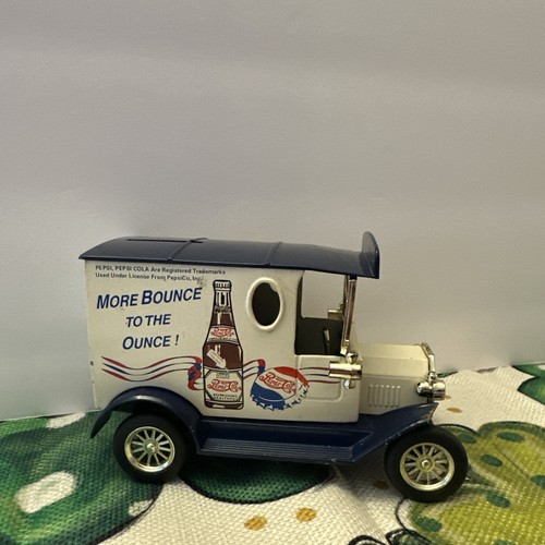 Vintage Toy Die Cast 1912 Ford Pepsi Cola Delivery Truck/Coin Bank - Picture 2 of 23