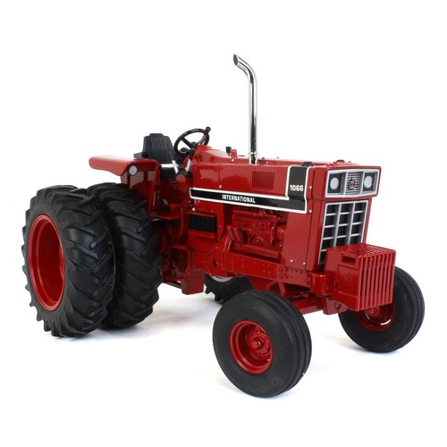 ERTL 1/16 IH 1066 Black Stripe w/ Rear Duals Prestige Collection 44284 - Picture 2 of 8