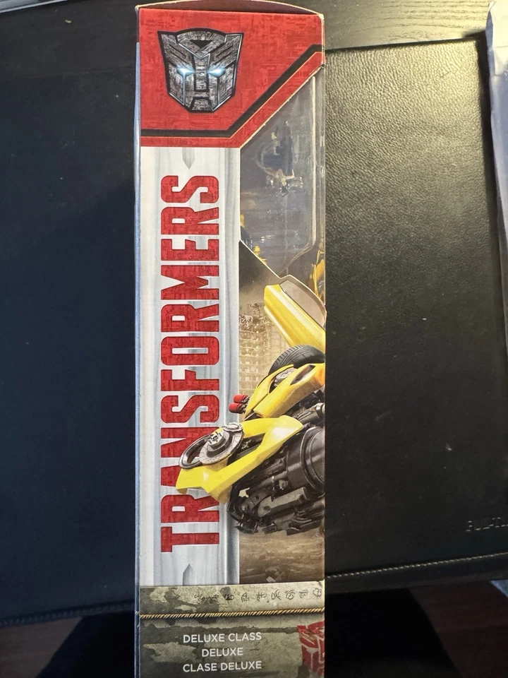 NEW 2016 TRANSFORMERS BUMBLEBEE LAST KNIGHT PREMIER EDITION HASBRO SEALED - Immagine 3 di 4
