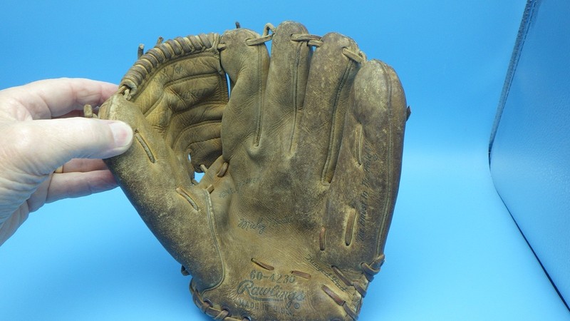 VINTAGE RAWLINGS 60-4238 MICKEY MANTLE GLOVE MADE IN USA  1950s NEW YORK YANKEES