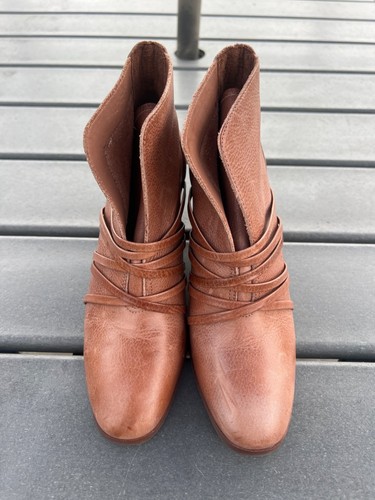 Bernardo Felicity Women Brown Leather Ankle Booties Size 6M - Picture 3 of 7