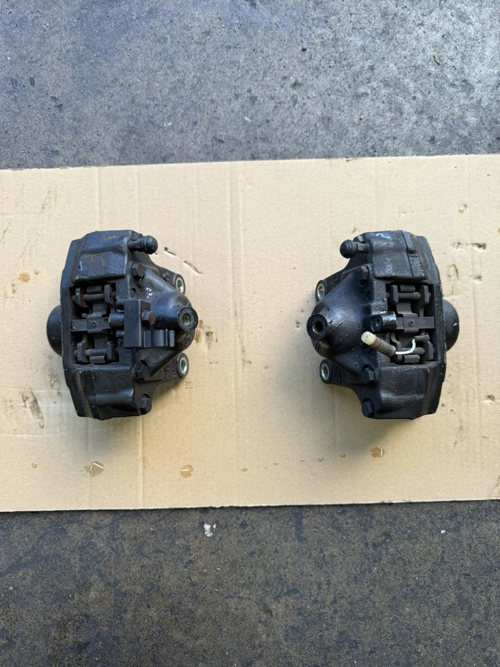 94-98 MERCEDES R129 SL500 BRAKE CALIPER REAR LEFT OR REAR RIGHT  - Image 2 of 4
