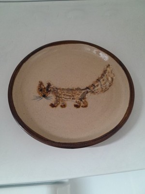 Signed Janet Resnik Pottery Plate w Cat Animal Chapel Hill NC Artist 8 1/4''