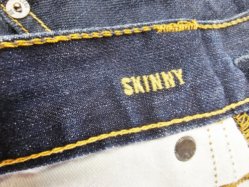Pantalones de mezclilla ajustados azules de 5 bolsillos con logotipo de 5 bolsillos American Eagle Outfitters talla 34X32 para hombre - Imagen 4 de 11