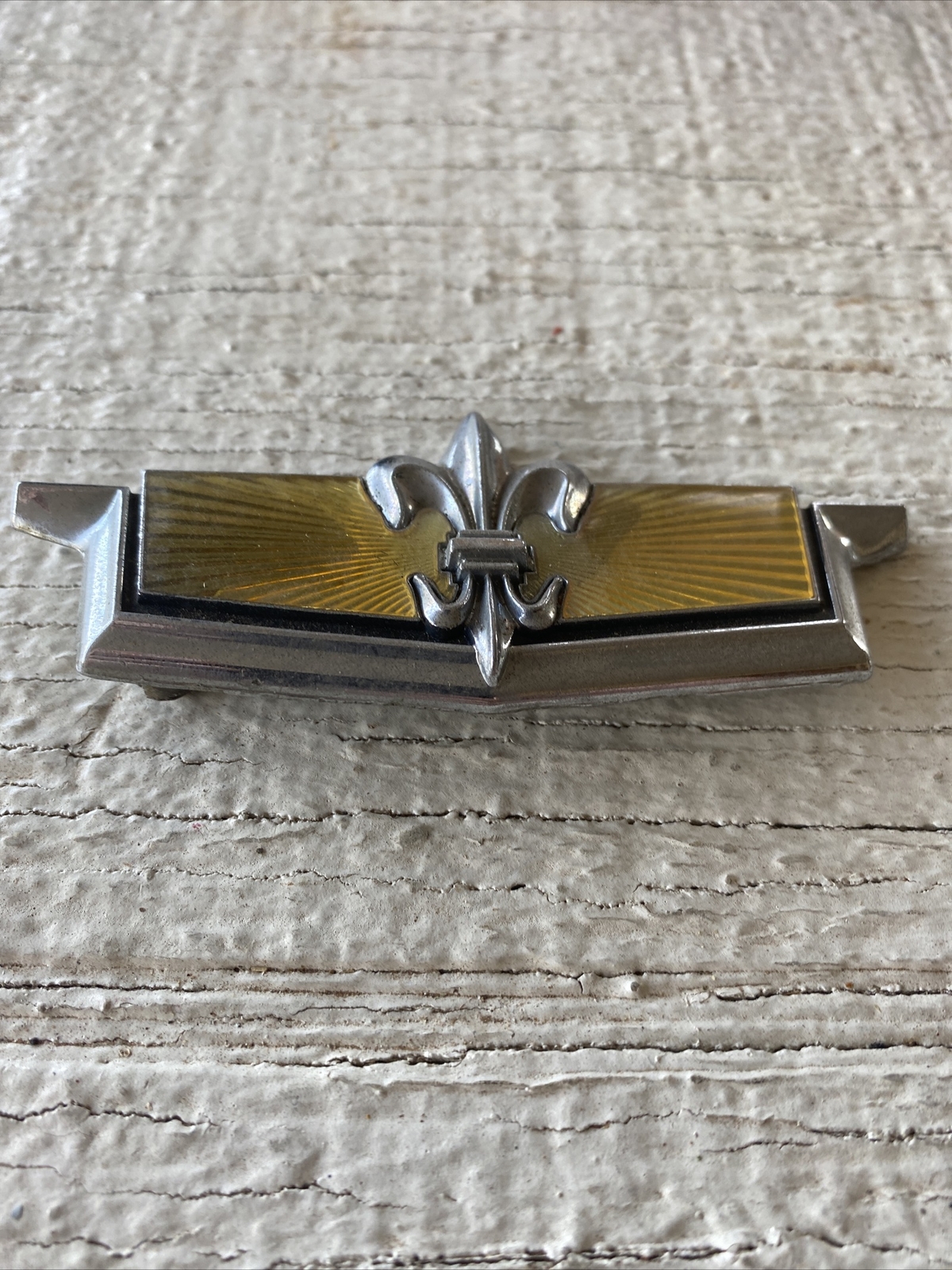 1975-1976 Caprice Classic Fender Emblem Fleur-De-Lis GM 358797 Each | eBay