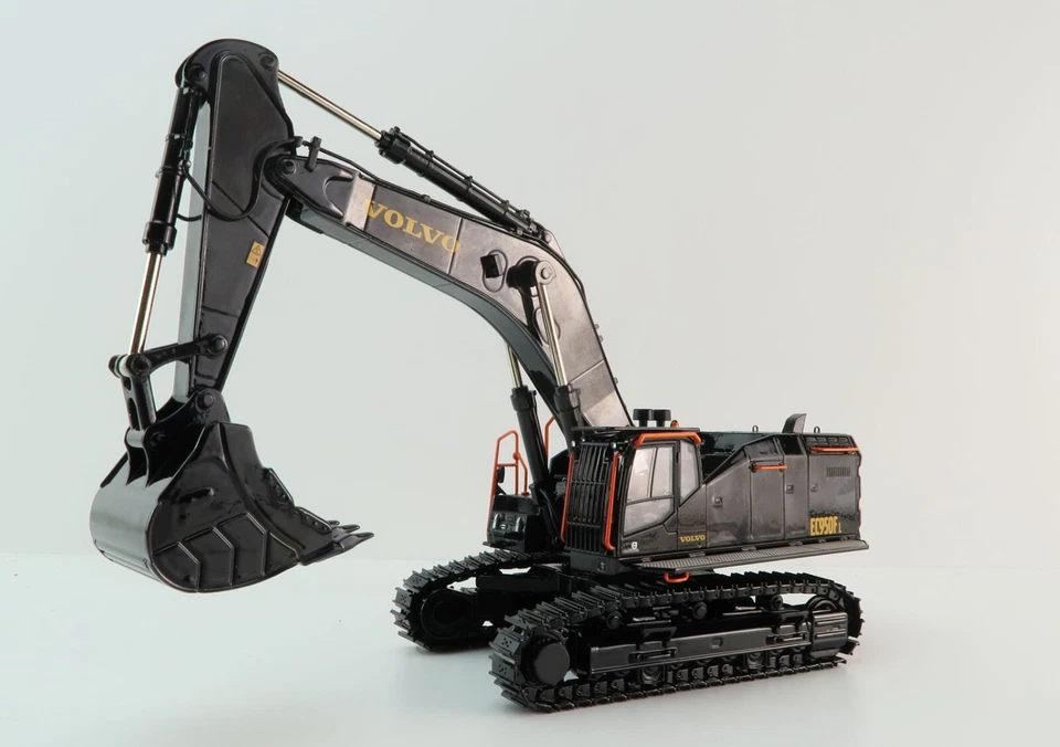 WSI 64-2013 Large Volvo EC 950 F Tracked Excavator Limited Black Edition - 1:50 - Image 3 of 4