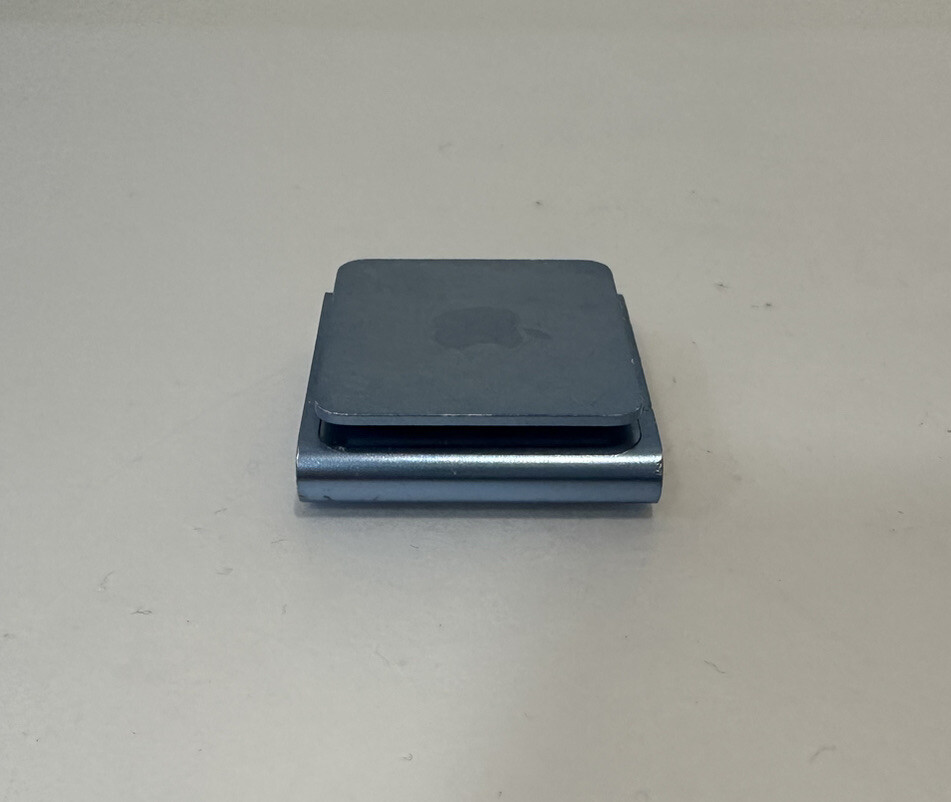 Apple iPod shuffle 4th Generation 2GB - Light Blue - Works