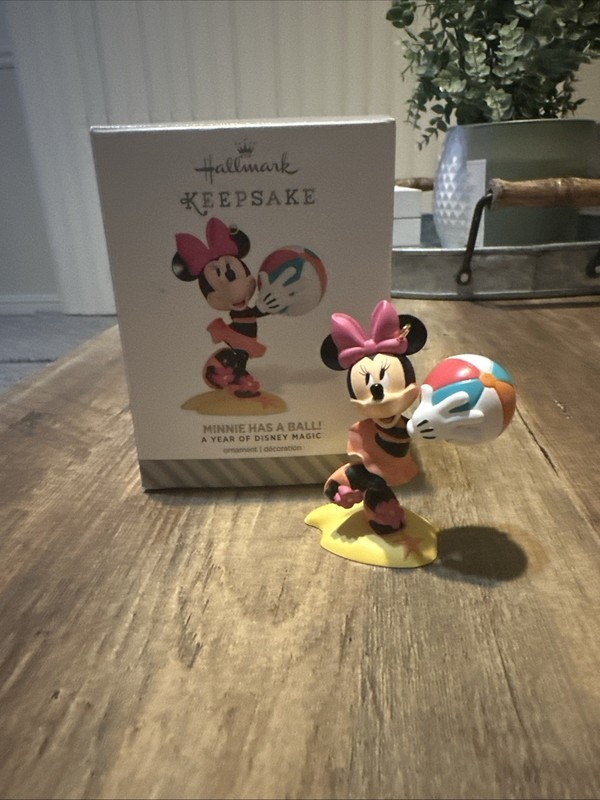 Hallmark Keepsake Disney Ornament Minnie Mouse Has A Ball 12 Months Of Fun NIB
