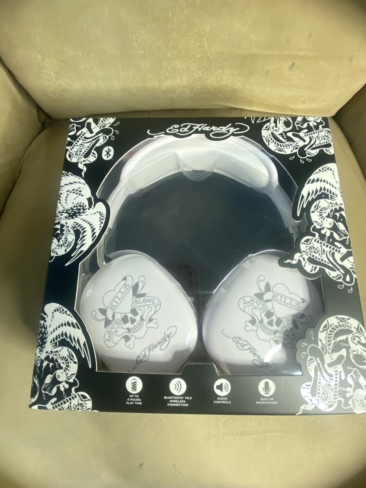 Ed Hardy Kills Slowly White V5.0 Bluetooth Headphones, Built-In Mic, White