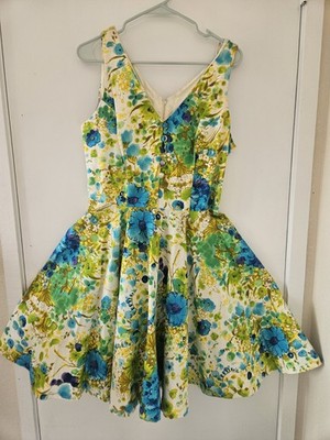 1970s clothes dresses Vintage Gunne Style Floral Maxi Dress Bow ties on the sides of the waist 1970s Floral Chiffon Maxi Dress