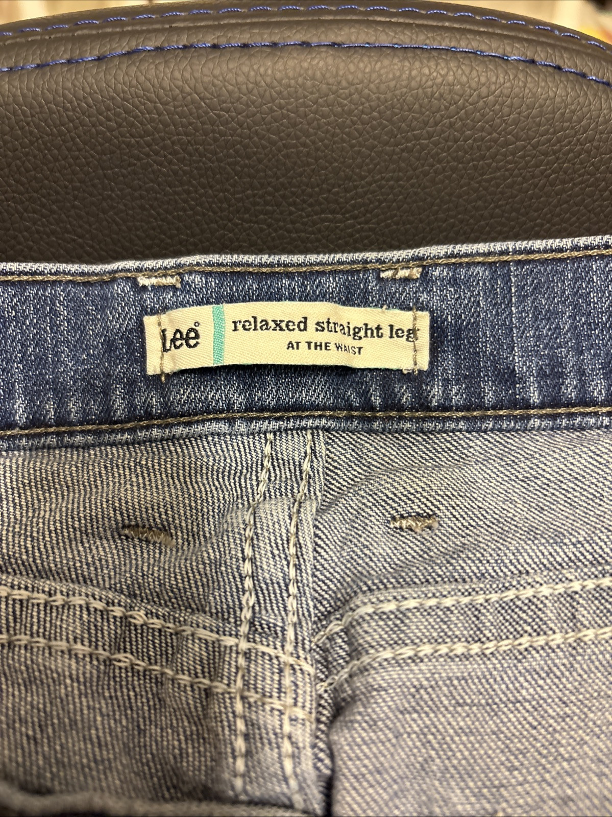 Lee Women's Relaxed Straight Leg Blue Denim Jeans Size 12P Waist Fit