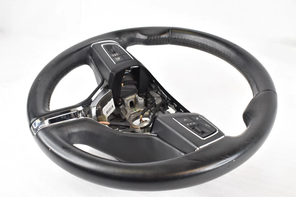 🚀 Volante MASERATI GHIBLI 2014-2019 CUERO NEGRO CON INTERRUPTOR DE CONTROL OEM Foto 3 de 4