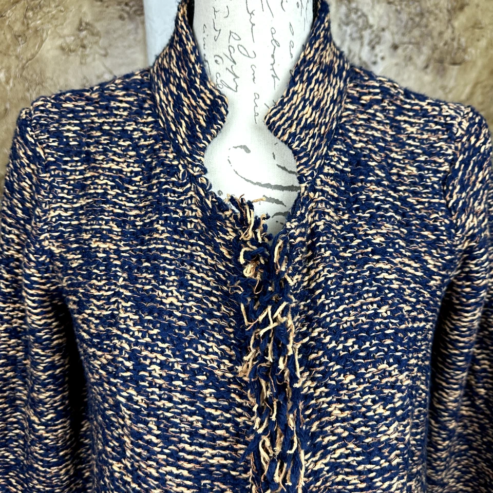 Cárdigan tejido Sparrow para mujer medio azul borde flecos mezcla de lino frente abierto Foto 2 de 4