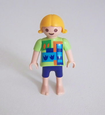 Figurine Playmobil Fille En Short Avec Cheveux Blonds – Occasion, Marque PLAYMOBIL