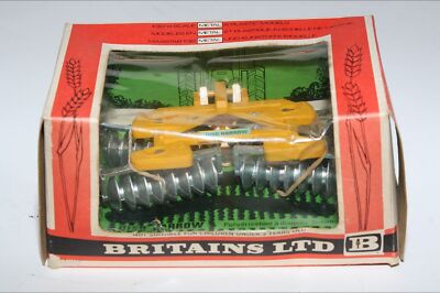 Britains Farm 9553 Scheibenegge, neuwertig in original Maiskarton
