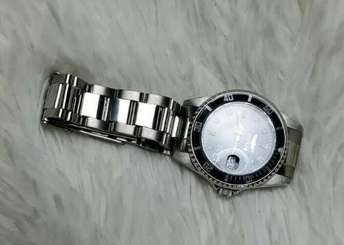 Invicta Quartz Movement Watch - Picture 11 of 12