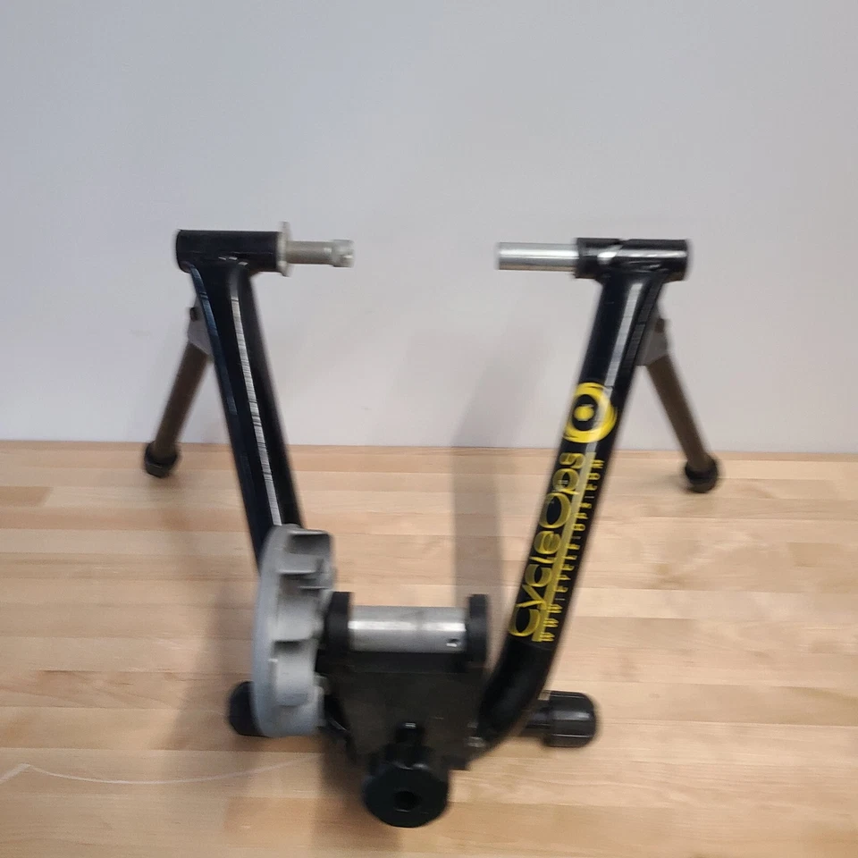 CycleOps 折叠阻力室内自行车训练器黑色 — 第 2/4 张图片