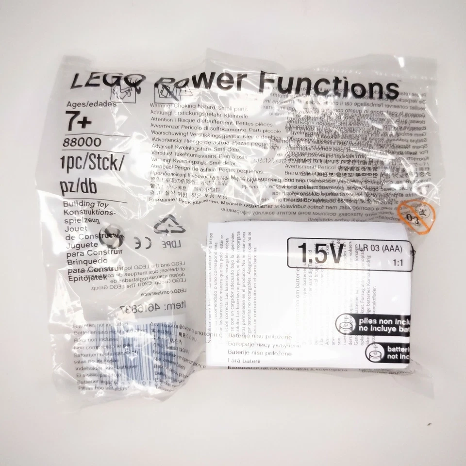 Authentic LEGO 88000 Power Functions Battery Box for Trains/Motors/Lights - NEW - Image 3 of 4