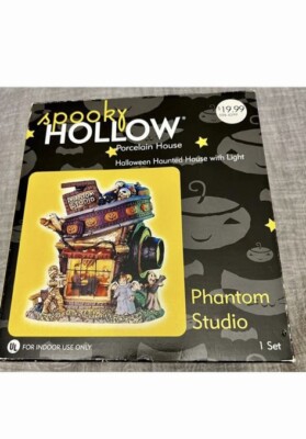 Spooky Hollow Phantom Studio Lighted Porcelain Boxed Halloween Haunted House