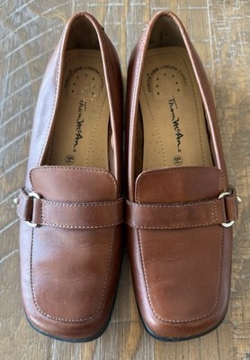 Women s Thom McAn Tan Leather Loafers Boat Shoes Size 6.5