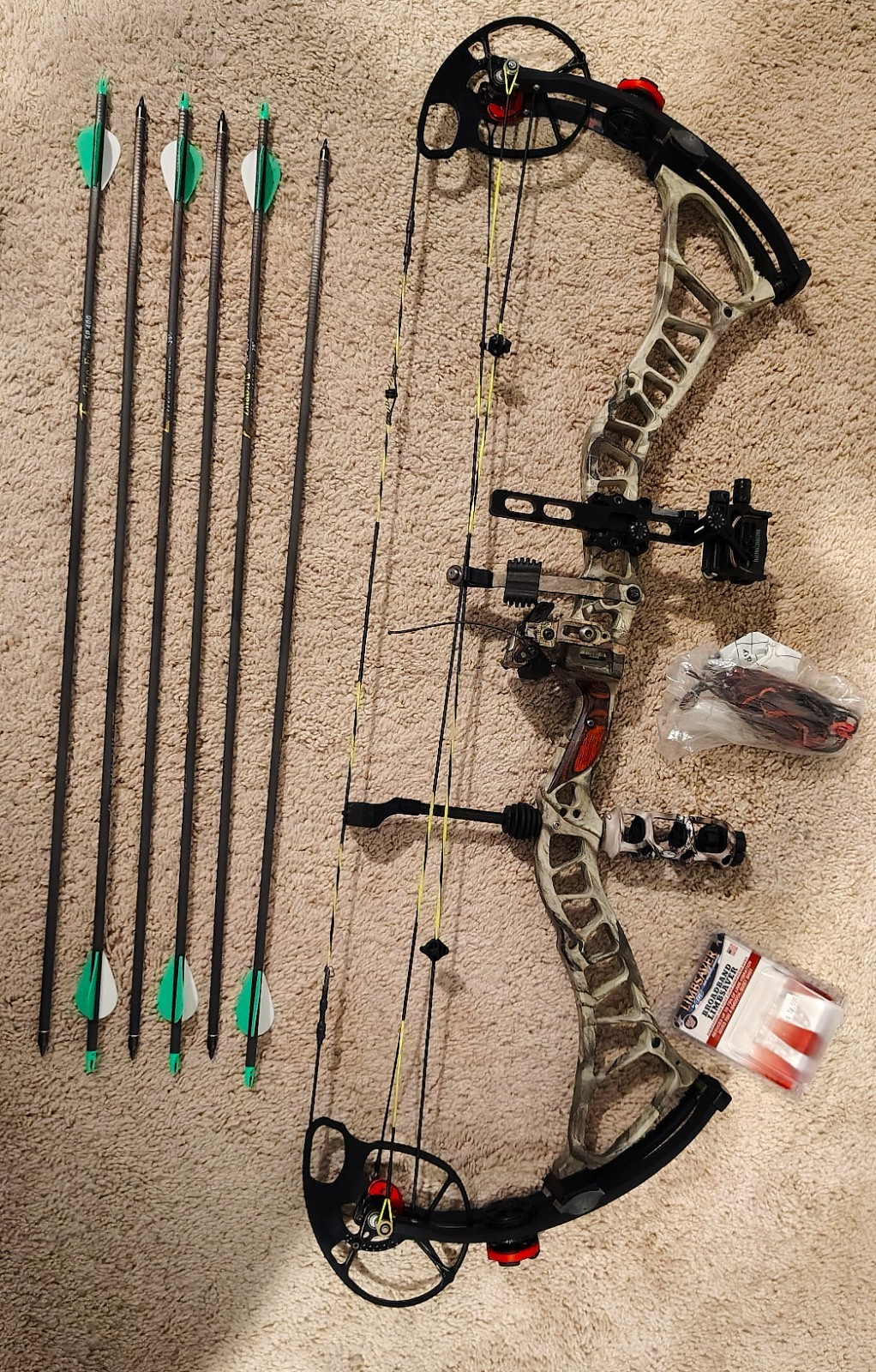 BOWTECH INSANITY CPXL COMPOUND WITH ACCESSORIES