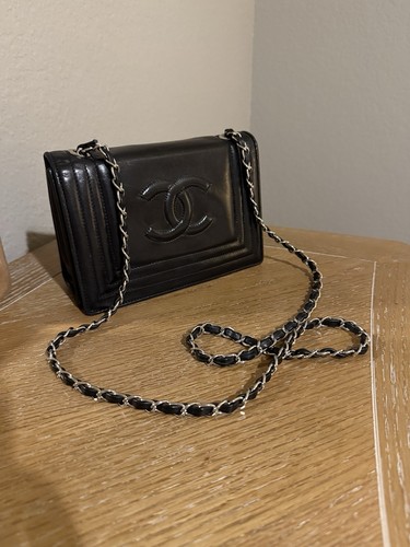 Bolso Chanel vintage cosido con solapa CC, piel de cordero - Imagen 2 de 11