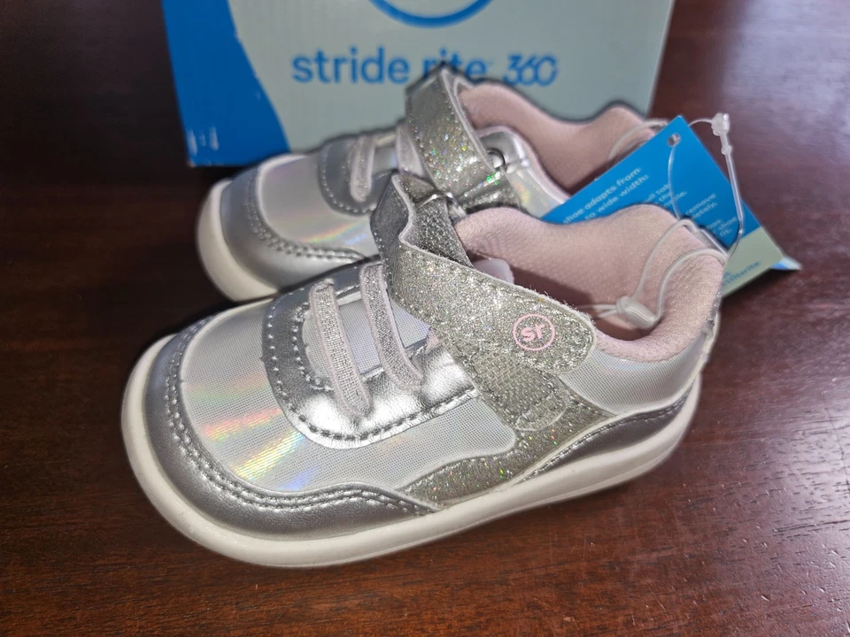 Zapatilla deportiva Stride Rite 360 5M Natasha plateada para niños pequeños plateada brillante ancha mediana usada en excelente estado Foto 4 de 4