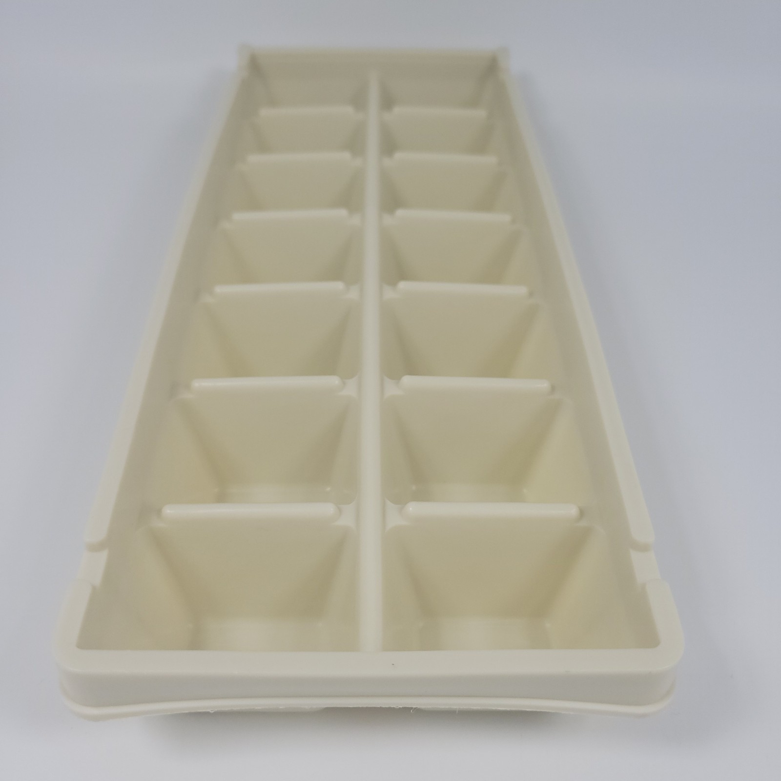 VTG Cubes Ice Cube Tray Off White Stackable Easy Release MCM 70s 80s thumbnail 3