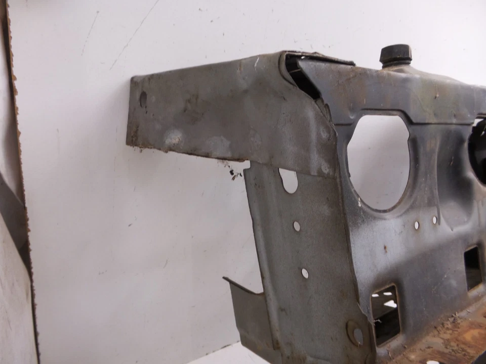 Rust 82-92 Firebird Camaro Núcleo Soporte Radiador Sección Soporte Metal GM Original Foto 3 de 4