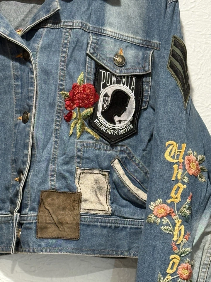 Chaqueta de mezclilla Double D Ranch Wear talla L - parches militares, dragón chino Foto 2 de 4