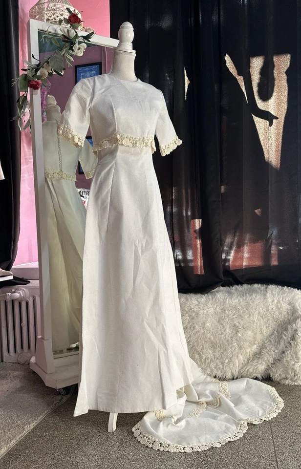 Vintage 60s Wedding Dress White Pique Cotton Lace Veil Train A Line XS/S - Image 4 of 4