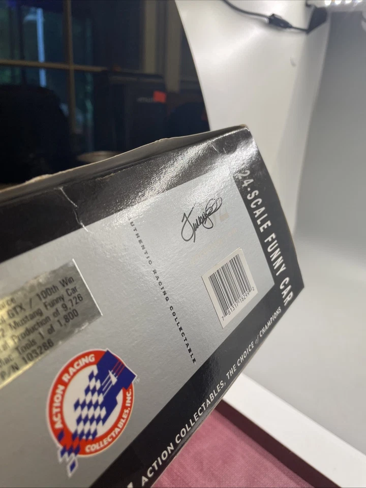 Action John Force Castrol GTX / 100th Win 2002 Mustang Funny Car escala 1:24 ¡NUEVO! Foto 4 de 4