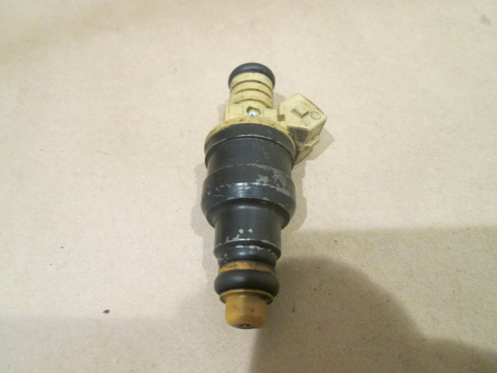 Ferrari 348, Mondial T - Fuel Injector P/N 130968