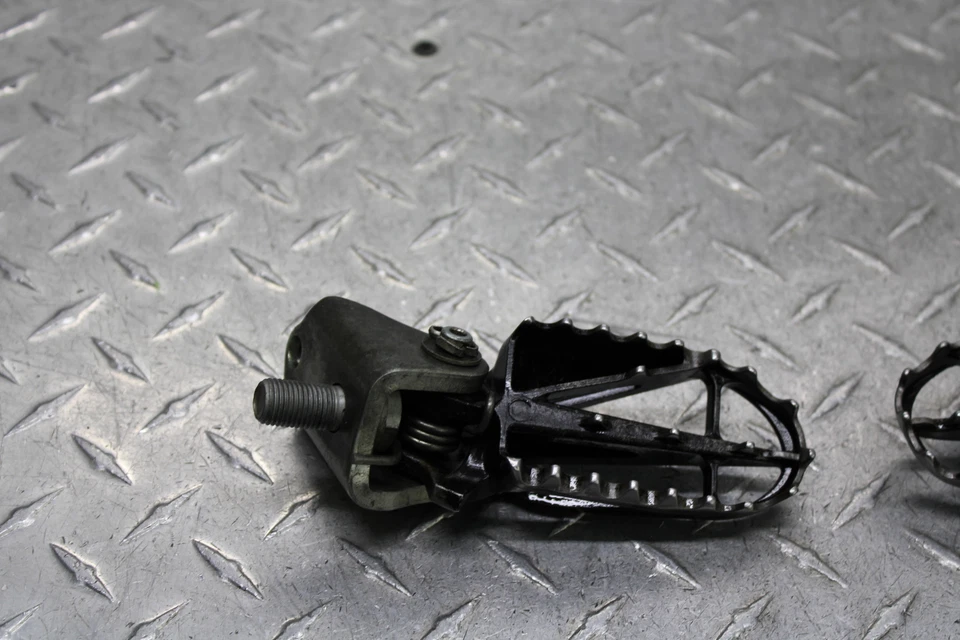 CONJUNTO PEG DIANTEIRO HONDA CRF450R 2007 50610-MEN-671 50611-MEN-671 - Imagem 2 de 4