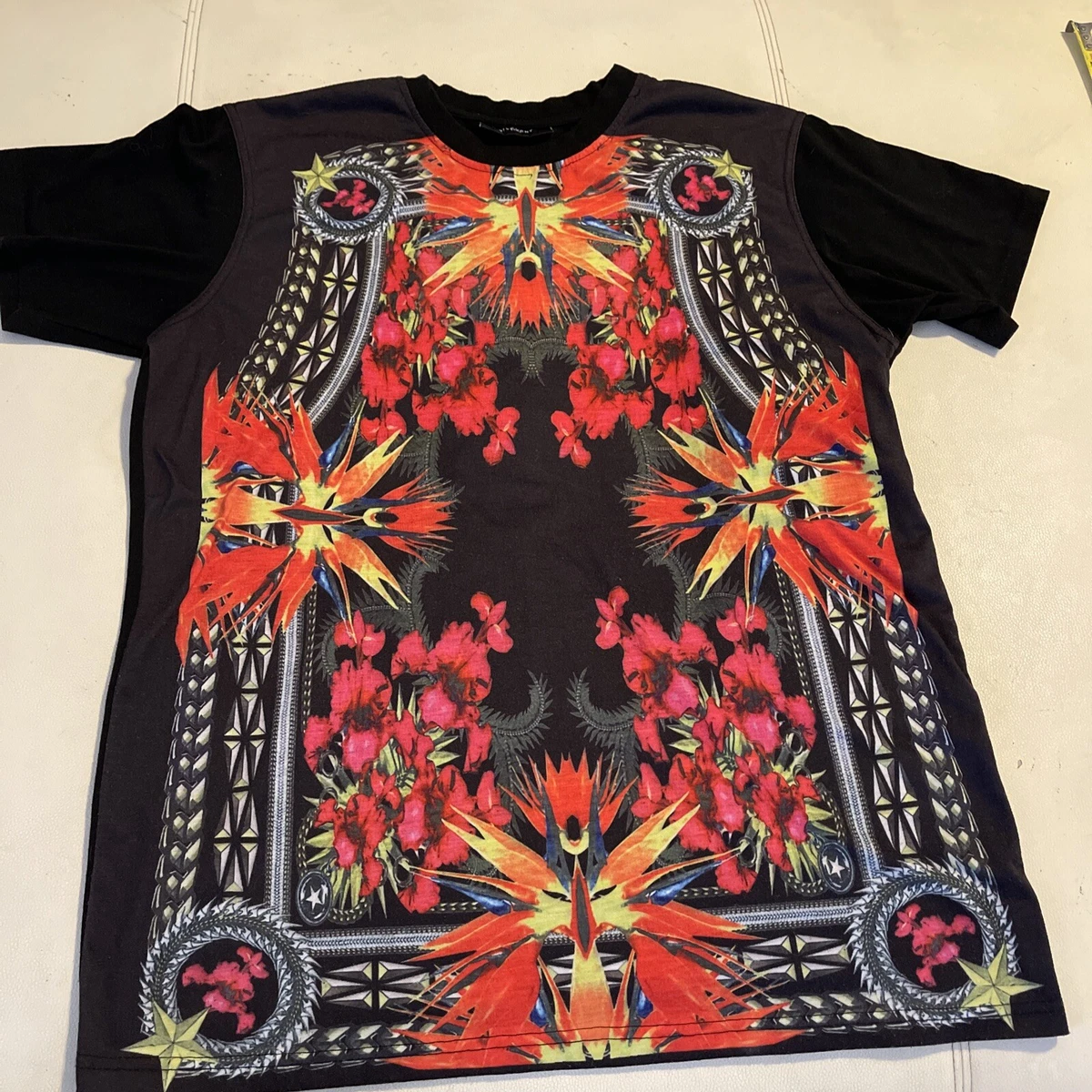 Givenchy paris t shirt black store and red