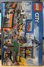 LEGO City 60097 City Square  New Sealed, Damaged box, 1683 Pieces,
