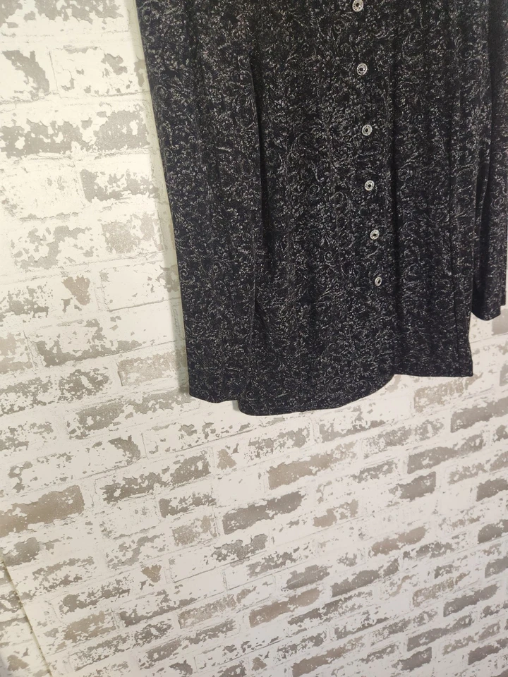 Vikki Vi Cardigan Jacket Size 2X Black Abstract Slinky Knit Textured Layering - Image 4 of 4