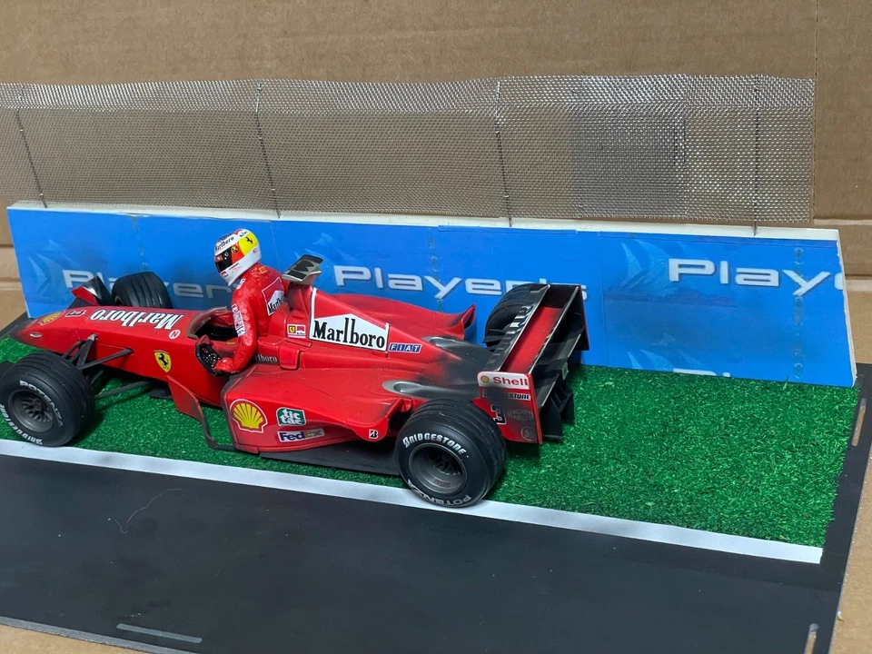 1:18 Schumacher  F399 GP Kanada-Crash  "Wall of Champions" - Bild 4 von 4