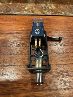 Audio-Technica AT-HS10 / VM520EB Headshell/Cartridge Combo low Hours VMN20EB