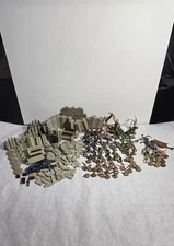 Heroscape Lot 70+ Figure No cards Castle Tower Marvel Dungeons Dragons Hasbro ??